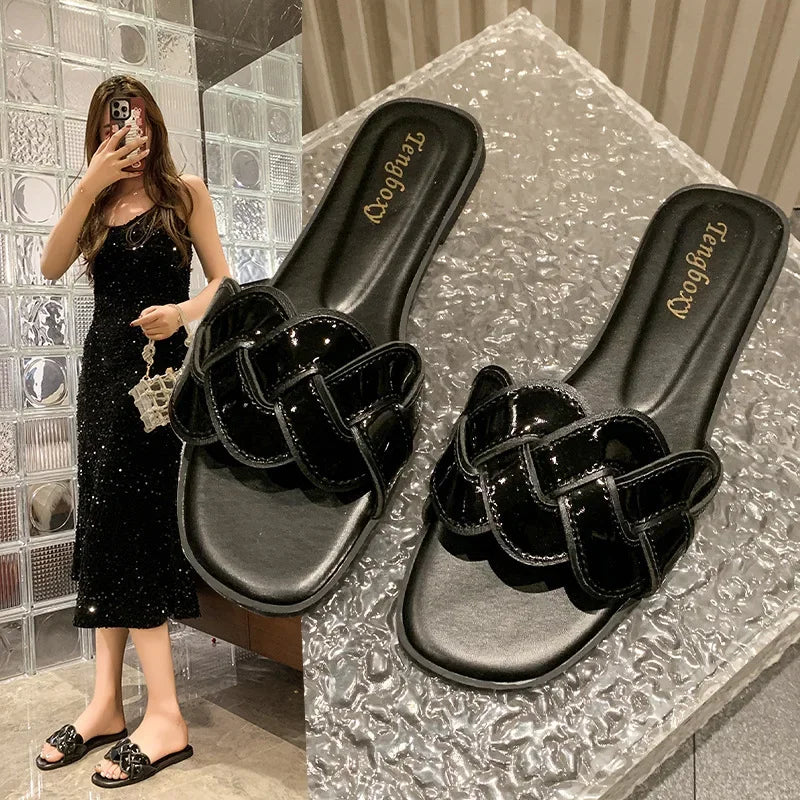 Summer 2025 New Women's Slippers Summer Square Toe Flat Shoes Women's Wide Version Slippers Sandals Outdoor Daily Casual Shoes