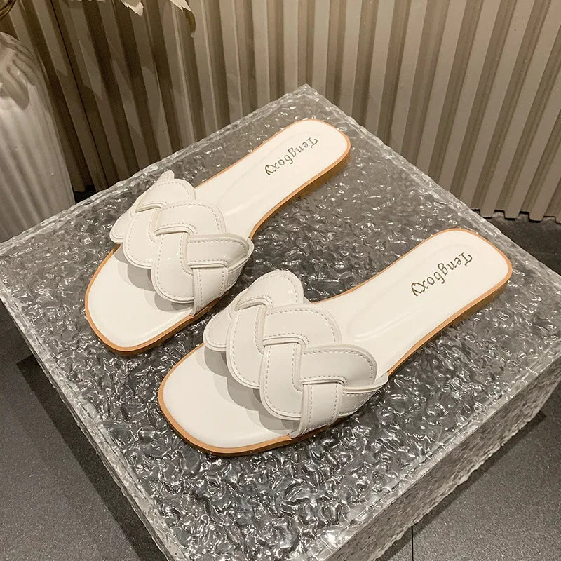 Summer 2025 New Women's Slippers Summer Square Toe Flat Shoes Women's Wide Version Slippers Sandals Outdoor Daily Casual Shoes